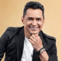 Me Espera Algo Mejor